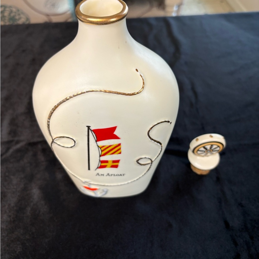 Rare Vintage Ceramic Liquor Decanter - Picture 6 of 8